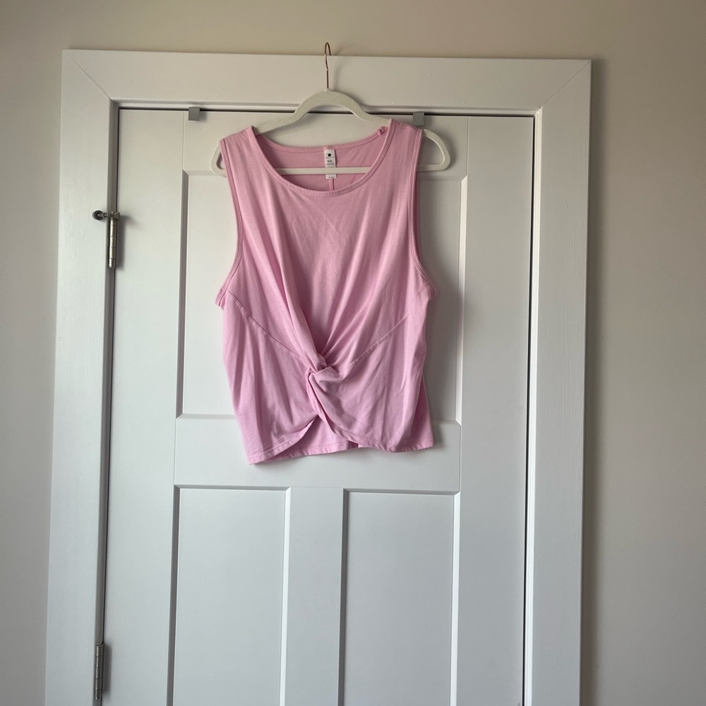 YOGALICIOUS! NWOT! Tank Top